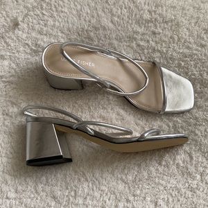 Marc fisher silver heels